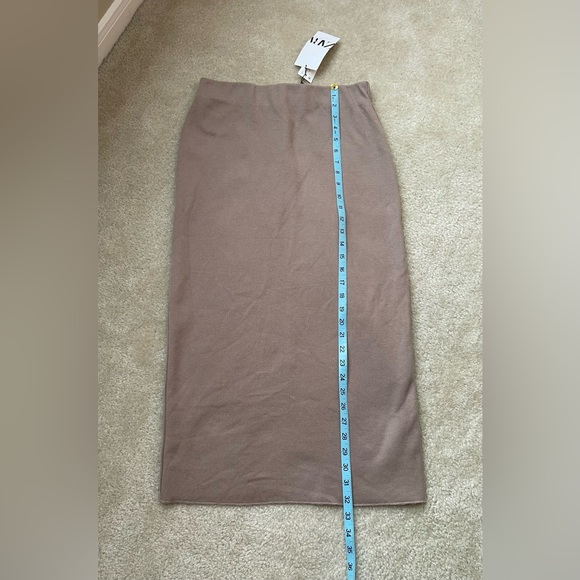 Zara Maxi Pencil Style Skirt - New with Tags - Size: Medium - Picture 3 of 6